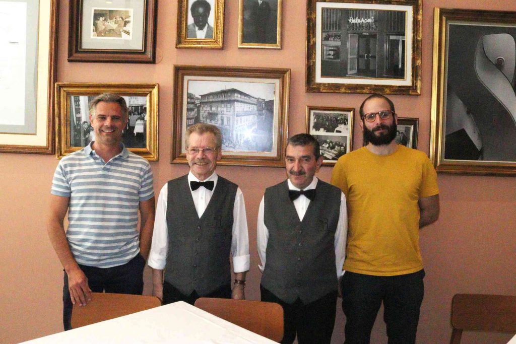 a mesma equipa que junta gerações do restaurante a regaleira no porto