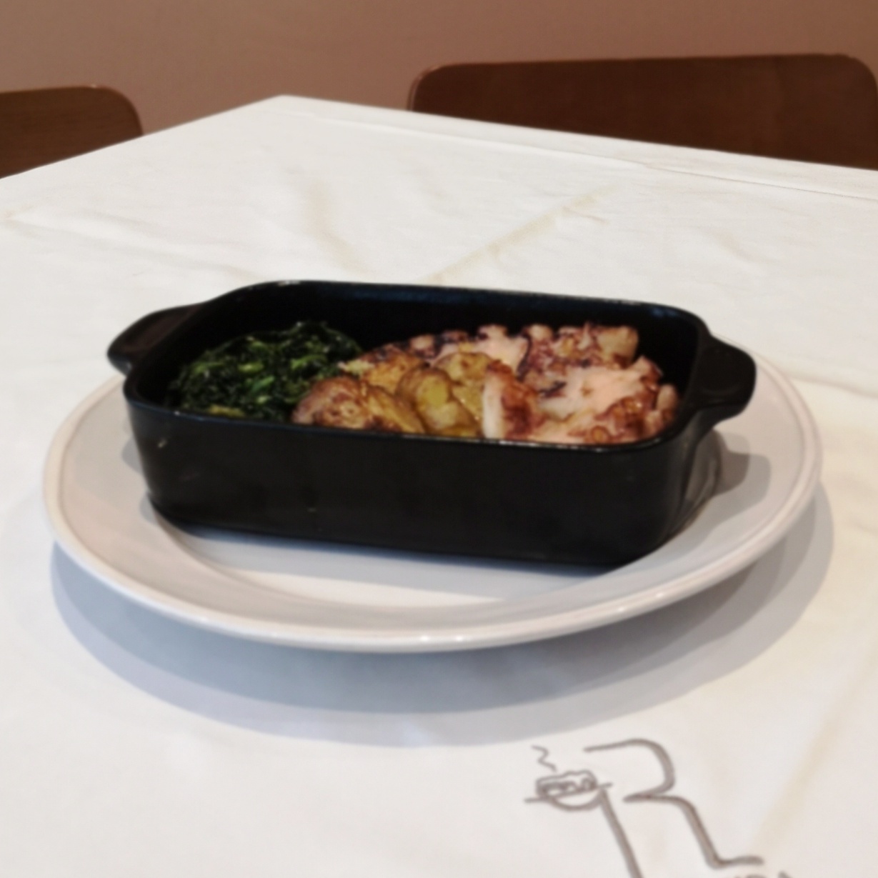 especialidades a regaleira - polvo à lagareiro no restaurante a regaleira no centro do porto